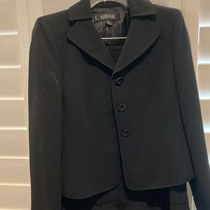 Really nice Kasper skirt suit